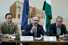 dr. Nagy István, az FM parlamenti államtitkára a magyar természetjárás továbbfejlesztéséről írt alá együttműködést