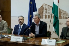 dr. Nagy István, az FM parlamenti államtitkára a magyar természetjárás továbbfejlesztéséről írt alá együttműködést