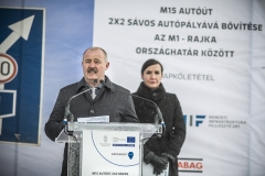 Kiss Vince polgármester - M15-ös úr bővítése, alapkőletétel