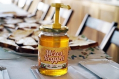 Mézes reggeli Tata