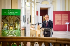 Változó-világunk-kihívásai-kiállítás-és-konferencia-Nagy-István-miniszter-5