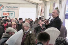 Dr. Nagy István, a Földművelésügyi Minisztérium parlamenti államtitkára, a térség országgyűlési képviselője köszöntő beszéde a Kolbásztöltő Verseny és Fesztiválon, Mosonmagyaróváron